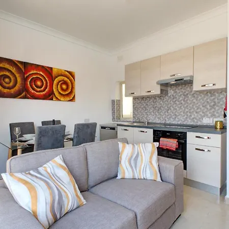 Appartamento Sunny Coast Sliema Penthouse With Jacuzzi Sliema