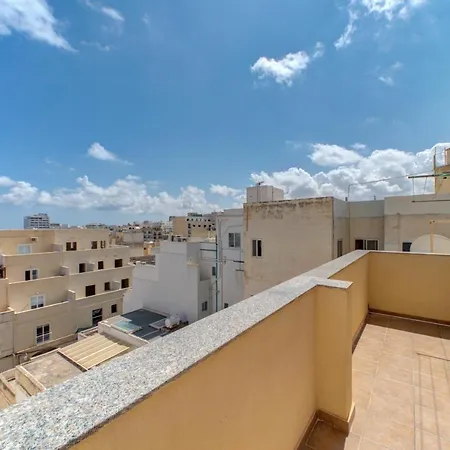 Sunny Coast Sliema Penthouse With Jacuzzi Appartamento *