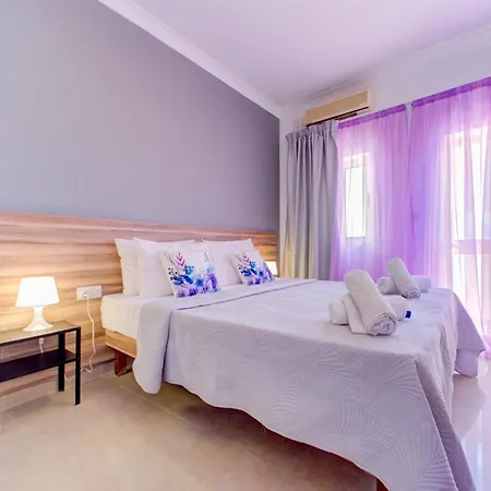 Sunny Coast Sliema Penthouse With Jacuzzi Appartamento *