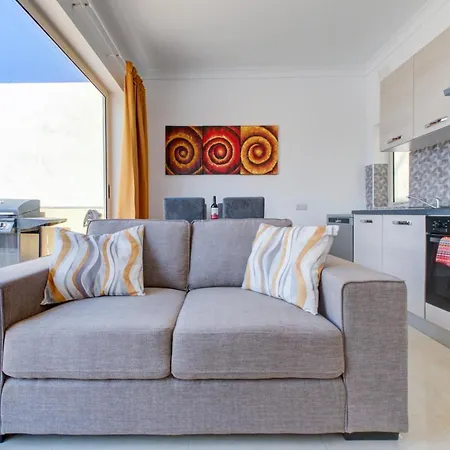 Sunny Coast Sliema Penthouse With Jacuzzi *